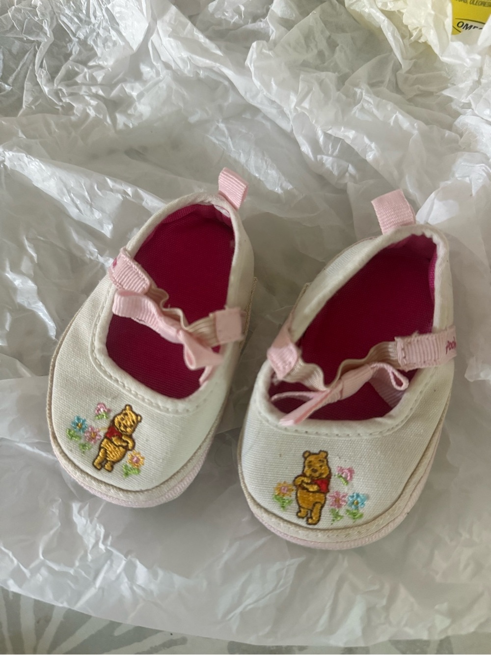 Kids White and Pink Winnie-the-Pooh Canvas Mary Jane Shoes